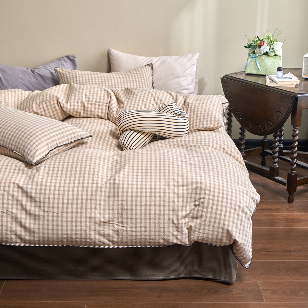 91家纺网 家纺一手货源 找家纺 洋铭区（原狠狠爱） 2026新款色织水洗棉一字边四件套系列 朵拉咖格