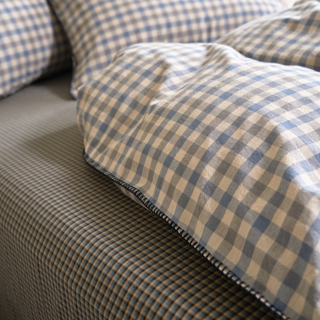 91家纺网 家纺一手货源 找家纺 洋铭区（原狠狠爱） 2026新款色织水洗棉一字边四件套系列 风雅蓝格