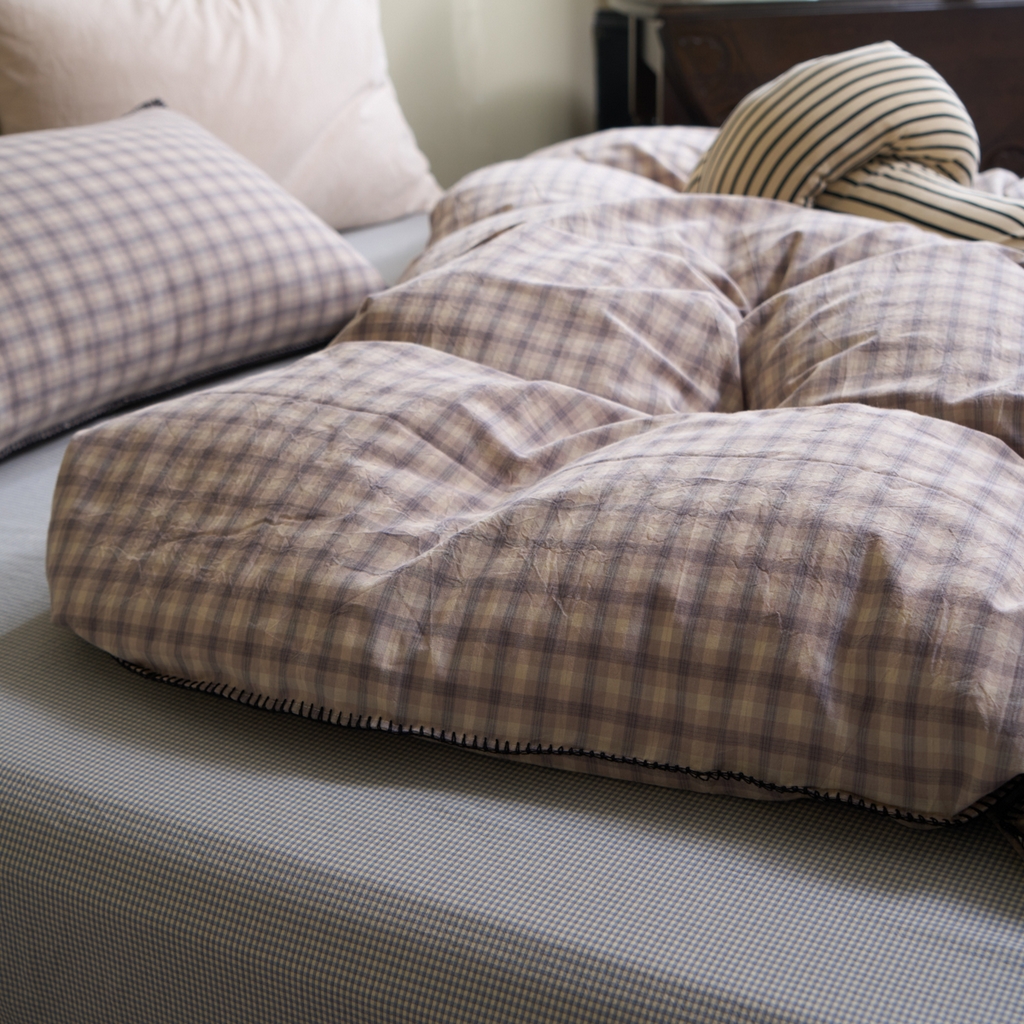 91家纺网 家纺一手货源 找家纺 洋铭区（原狠狠爱） 2026新款色织水洗棉一字边四件套系列 山宇灰格