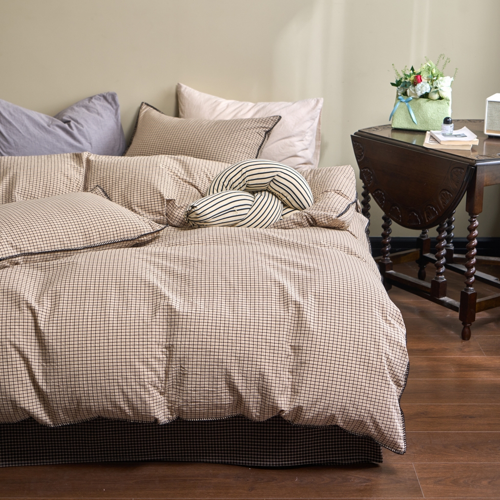 91家纺网 家纺一手货源 找家纺 洋铭区（原狠狠爱） 2026新款色织水洗棉一字边四件套系列 杏仁米格