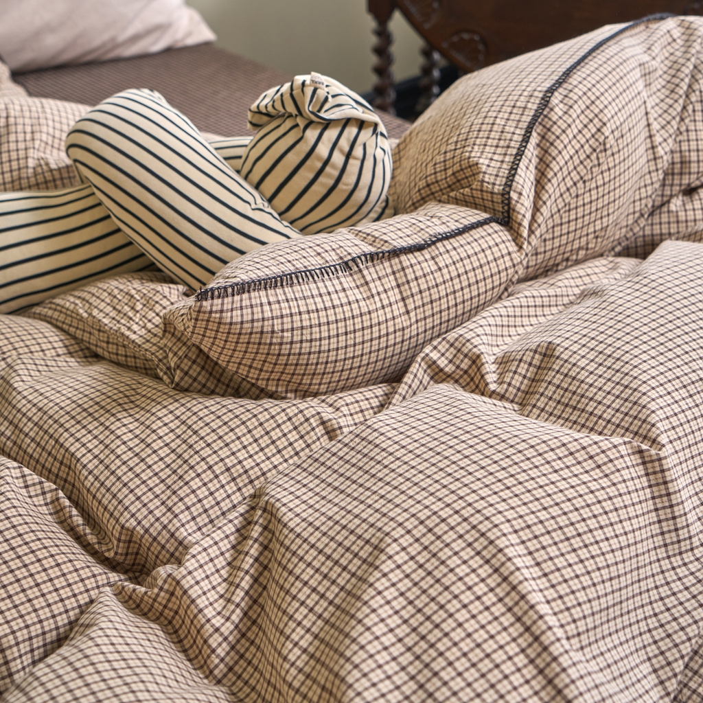 91家纺网 家纺一手货源 找家纺 洋铭区（原狠狠爱） 2026新款色织水洗棉一字边四件套系列 杏仁米格