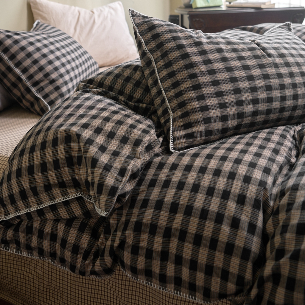 91家纺网 家纺一手货源 找家纺 洋铭区（原狠狠爱） 2026新款色织水洗棉一字边四件套系列 烟幕黑格