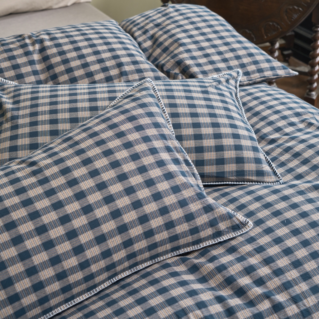 91家纺网 家纺一手货源 找家纺 洋铭区（原狠狠爱） 2026新款色织水洗棉一字边四件套系列 烟幕蓝格