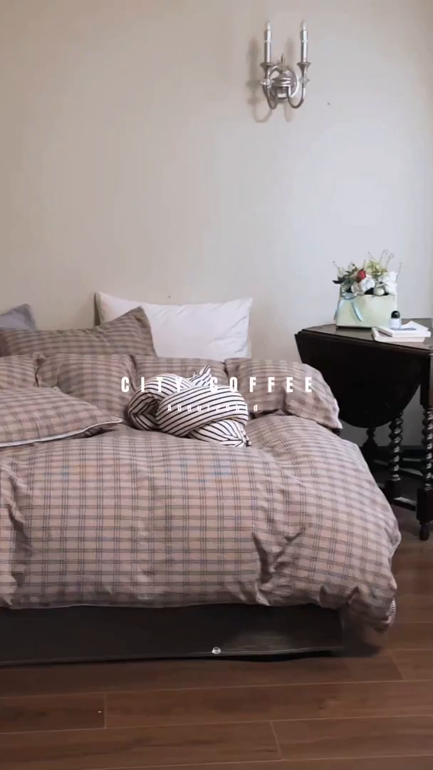 91家纺网 家纺一手货源 找家纺 洋铭区（原狠狠爱） 2026新款色织水洗棉一字边四件套系列 烟幕棕格