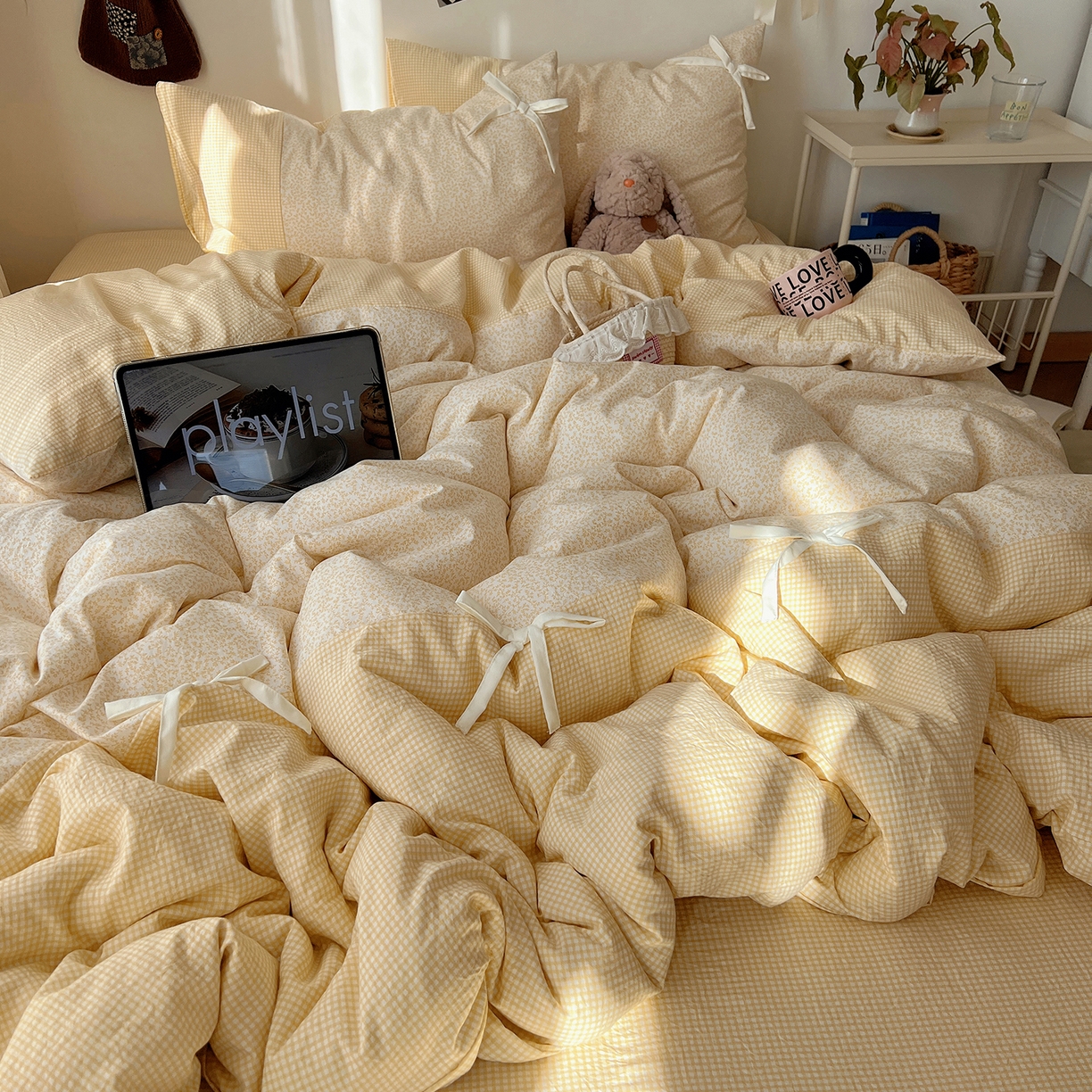 91家纺网 家纺一手货源 找家纺 初夏家纺 2026 公主风蝴蝶结A类古法水洗仿棉四件套床上用品三件套被套床单【提供买家秀】 公主蝴蝶结-黄