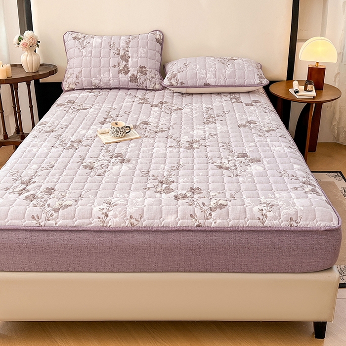 91家纺网 家纺一手货源 找家纺 圣比熊 2026新款原麻夹棉床笠机洗家用防滑透气四季款加厚床罩床垫床单保护套三件套-新款 春风序