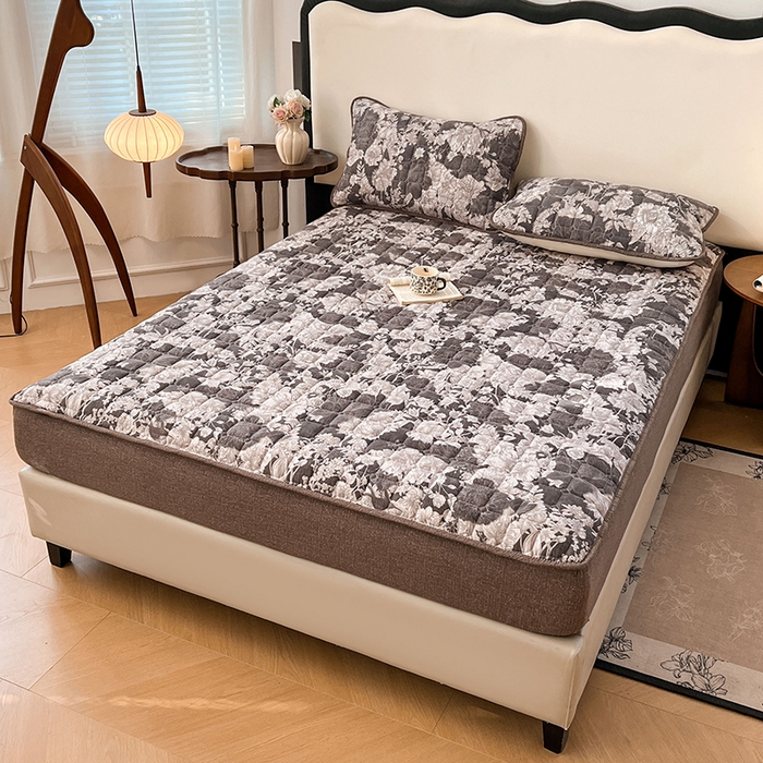 91家纺网 家纺一手货源 找家纺 圣比熊 2026新款原麻夹棉床笠机洗家用防滑透气四季款加厚床罩床垫床单保护套三件套-新款 浮绘花影-白