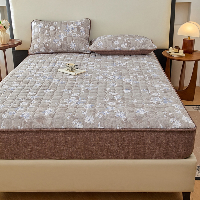 91家纺网 家纺一手货源 找家纺 圣比熊 2026新款原麻夹棉床笠机洗家用防滑透气四季款加厚床罩床垫床单保护套三件套-新款 漫步花丛-蓝