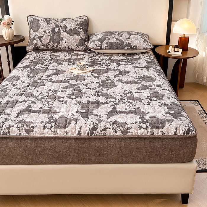 91家纺网 家纺一手货源 找家纺 圣比熊 2026新款原麻夹棉床笠机洗家用防滑透气四季款加厚床罩床垫床单保护套三件套-新款 浮绘花影-白