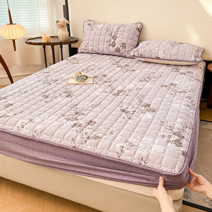 91家纺网 家纺一手货源 找家纺 圣比熊 2026新款原麻夹棉床笠机洗家用防滑透气四季款加厚床罩床垫床单保护套三件套-新款 春风序