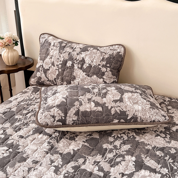 91家纺网 家纺一手货源 找家纺 圣比熊 2026新款原麻夹棉床笠机洗家用防滑透气四季款加厚床罩床垫床单保护套三件套-新款 浮绘花影-白