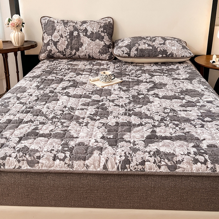 91家纺网 家纺一手货源 找家纺 圣比熊 2026新款原麻夹棉床笠机洗家用防滑透气四季款加厚床罩床垫床单保护套三件套-新款 浮绘花影-白