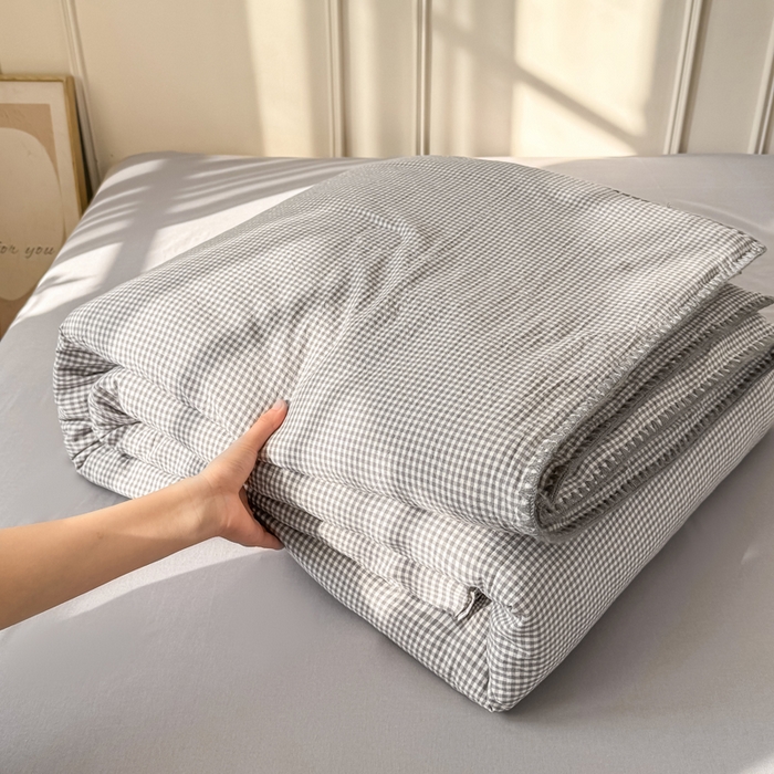 91家纺网 家纺一手货源 找家纺 鸣升家纺 2026新款全棉色织水洗棉贝壳边棉花空调被夏凉被夏被四件套 月光灰
