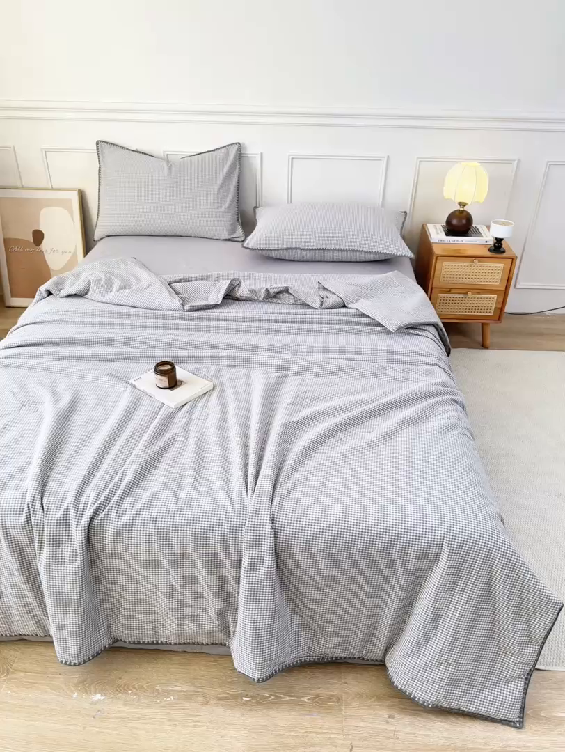 91家纺网 家纺一手货源 找家纺 鸣升家纺 2026新款全棉色织水洗棉贝壳边棉花空调被夏凉被夏被四件套 月光灰
