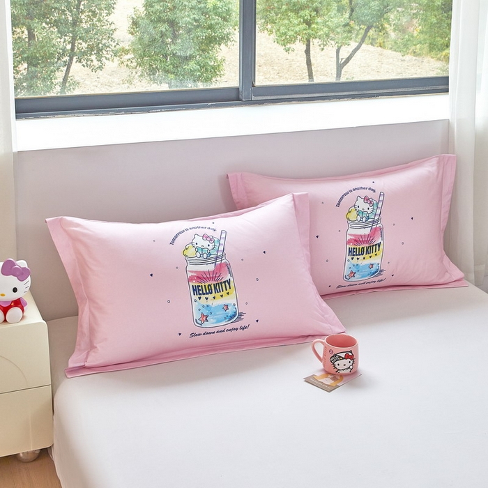 91家纺网 家纺一手货源 找家纺 蘭菲家纺 2026新款全棉三丽欧印花卡通单品枕套 大杯奶茶KT