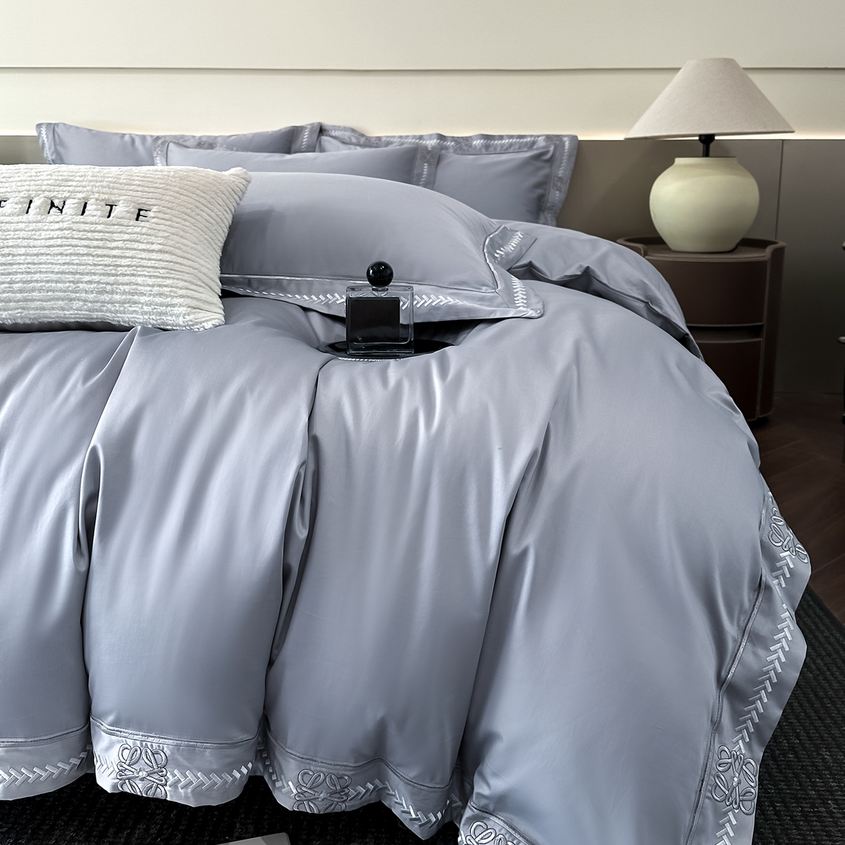 91家纺网 家纺一手货源 找家纺 （总）置顶家纺 2026春夏新款多伦多系列亲肤刺绣拼角四件套