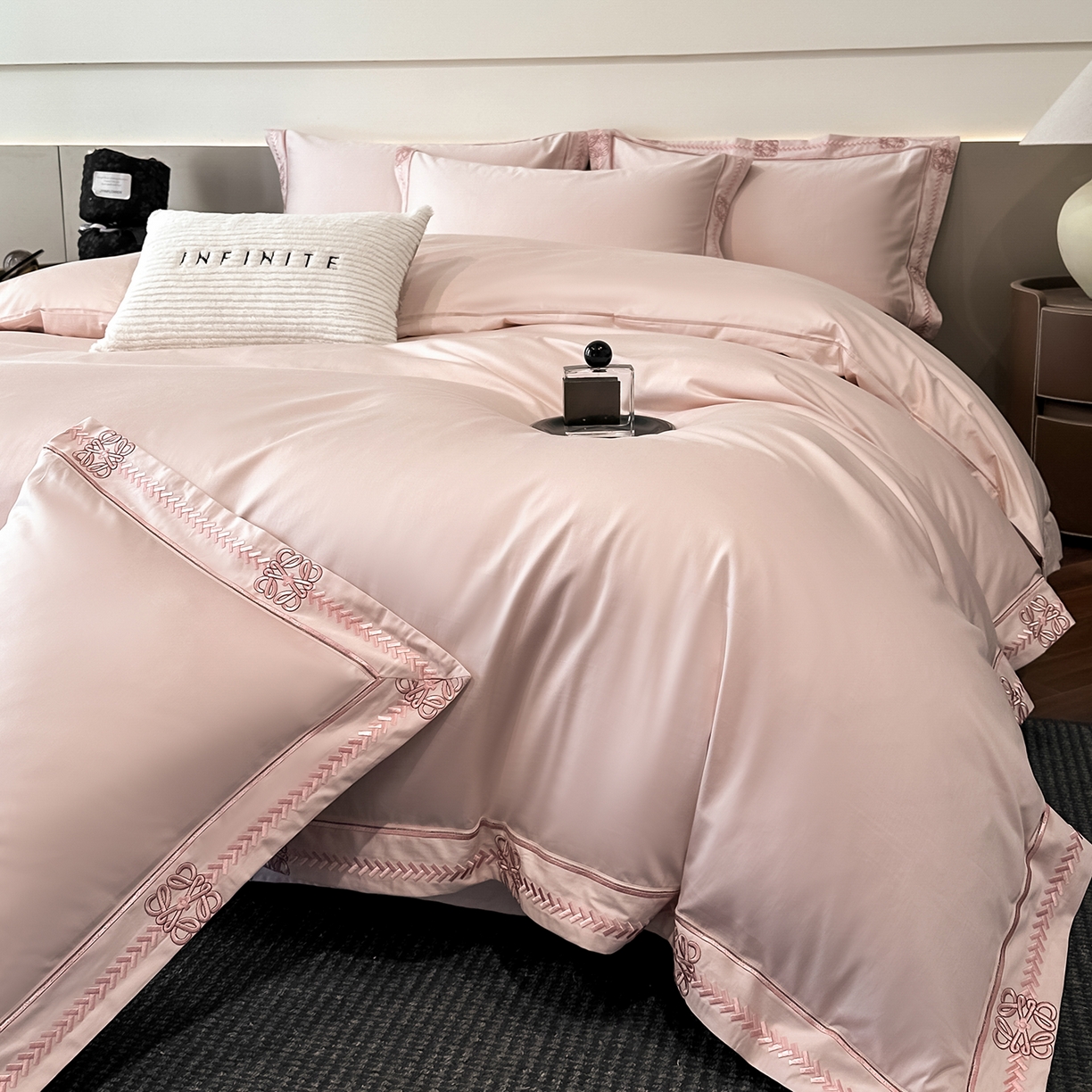 91家纺网 家纺一手货源 找家纺 （总）置顶家纺 2026春夏新款多伦多系列亲肤刺绣拼角四件套