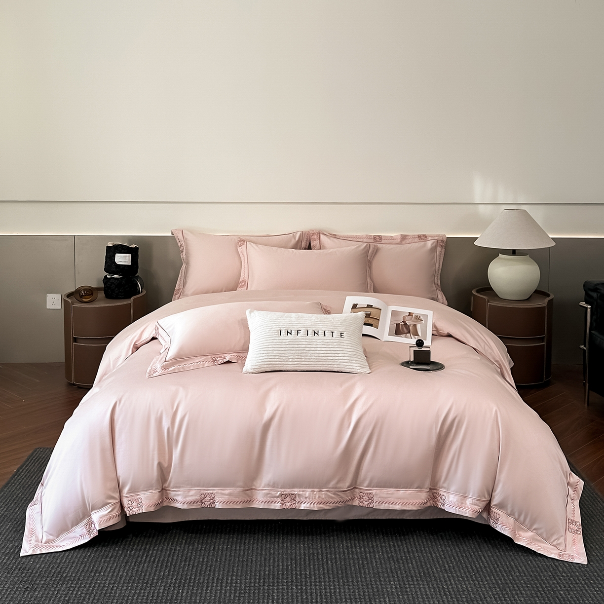 91家纺网 家纺一手货源 找家纺 置顶家纺 2026春夏新款多伦多系列亲肤刺绣拼角四件套 多伦多-豆粉