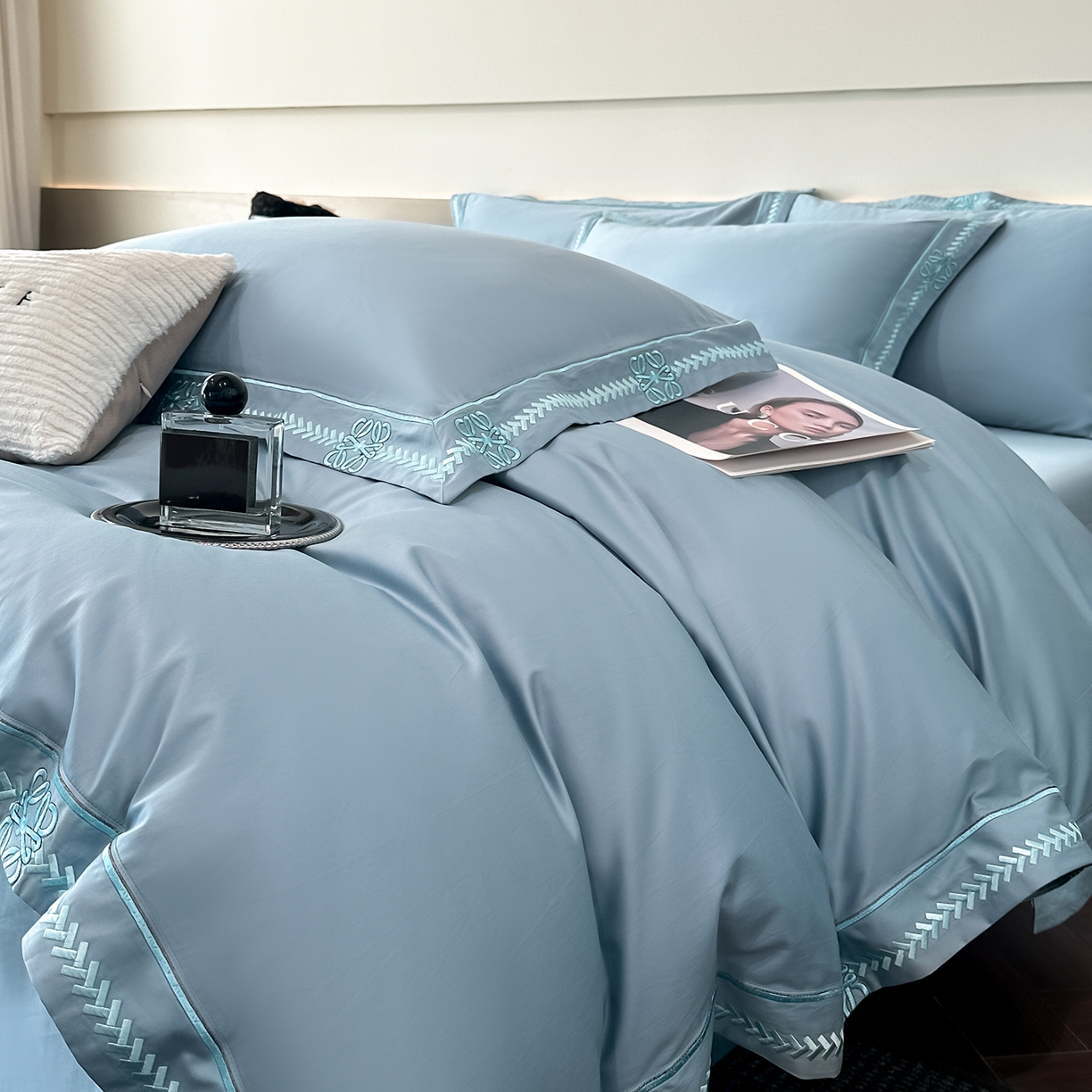 91家纺网 家纺一手货源 找家纺 置顶家纺 2026春夏新款多伦多系列亲肤刺绣拼角四件套 多伦多-天蓝