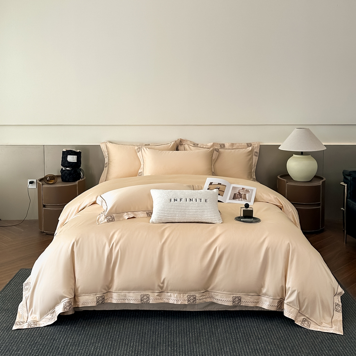 91家纺网 家纺一手货源 找家纺 置顶家纺 2026春夏新款多伦多系列亲肤刺绣拼角四件套 多伦多-浅香槟