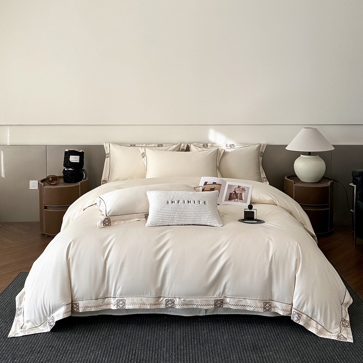 91家纺网 家纺一手货源 找家纺 置顶家纺 2026春夏新款多伦多系列亲肤刺绣拼角四件套 多伦多-奶昔白