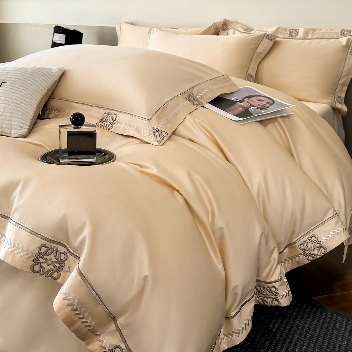 91家纺网 家纺一手货源 找家纺 置顶家纺 2026春夏新款多伦多系列亲肤刺绣拼角四件套 多伦多-浅香槟