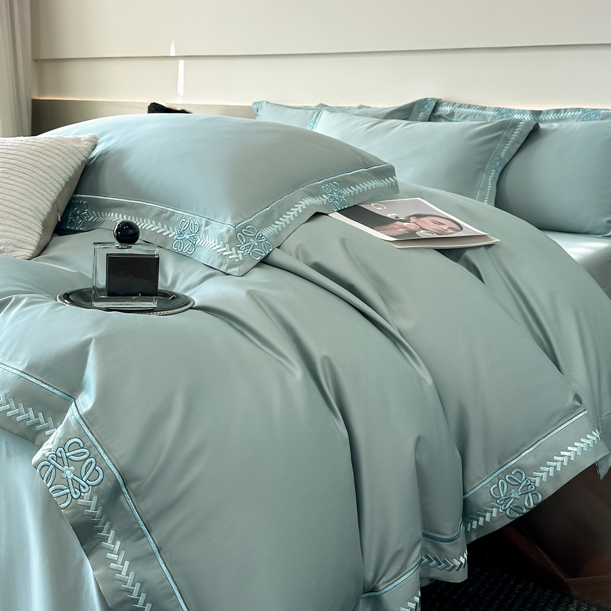 91家纺网 家纺一手货源 找家纺 置顶家纺 2026春夏新款多伦多系列亲肤刺绣拼角四件套 多伦多-繁星蓝