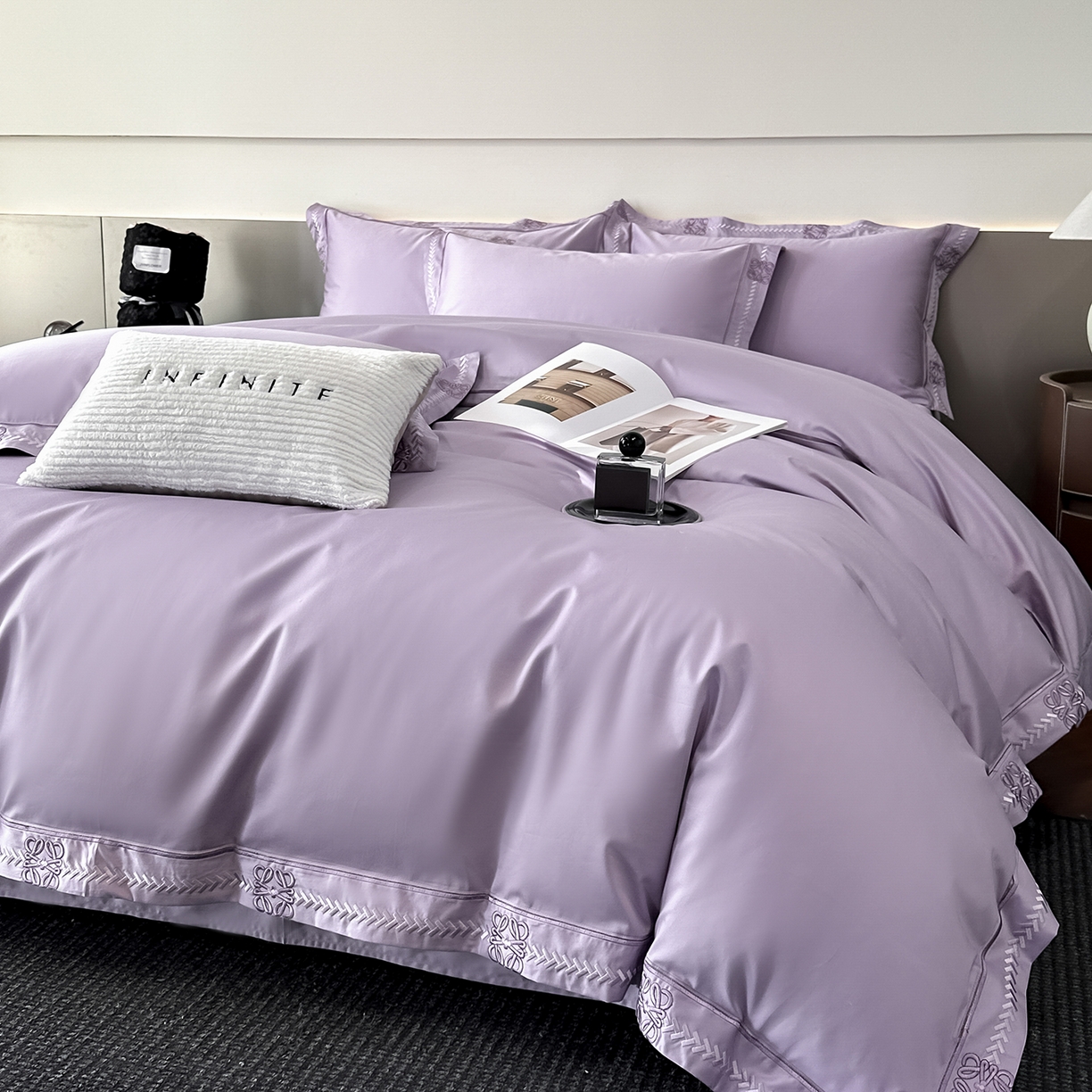 91家纺网 家纺一手货源 找家纺 置顶家纺 2026春夏新款多伦多系列亲肤刺绣拼角四件套 多伦多-香芋紫