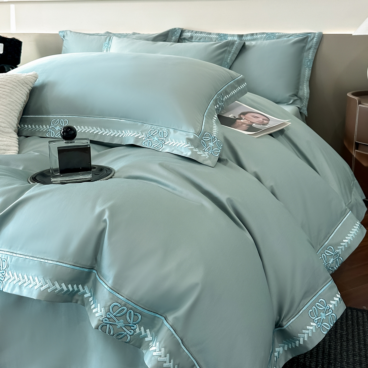 91家纺网 家纺一手货源 找家纺 置顶家纺 2026春夏新款多伦多系列亲肤刺绣拼角四件套 多伦多-繁星蓝