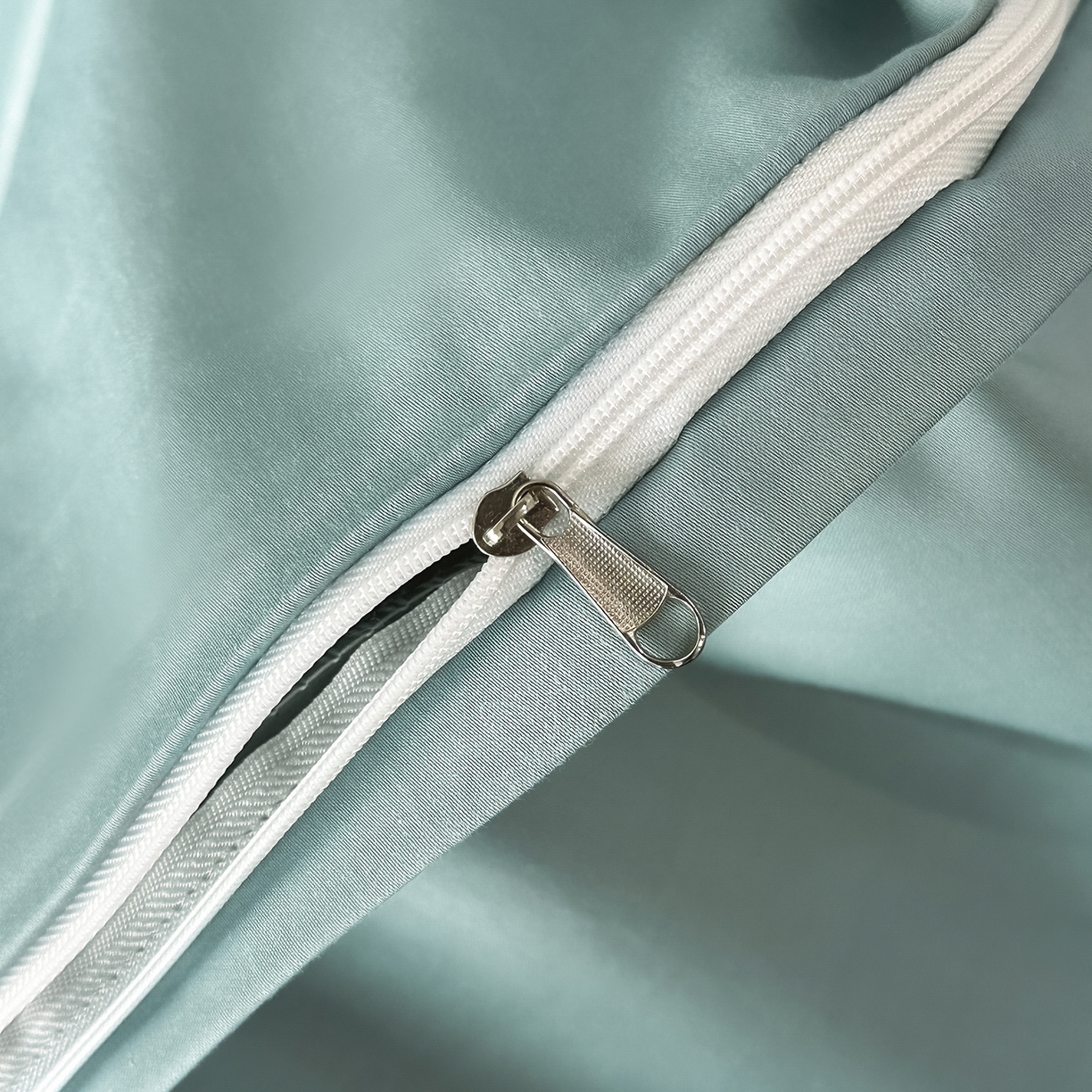 91家纺网 家纺一手货源 找家纺 置顶家纺 2026春夏新款多伦多系列亲肤刺绣拼角四件套 多伦多-繁星蓝