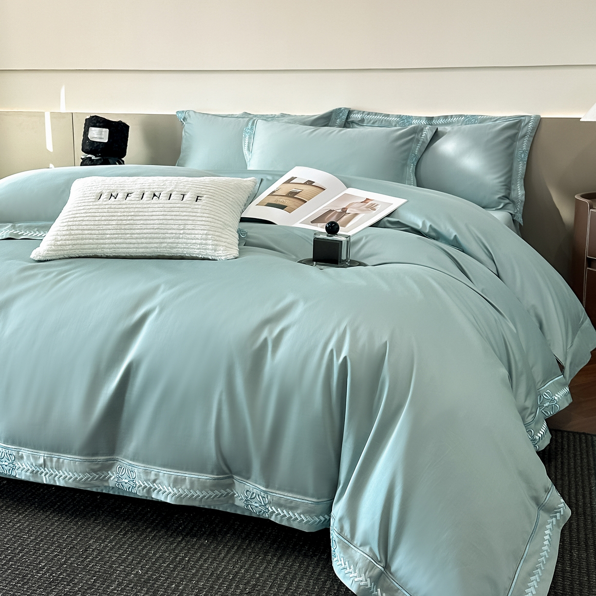 91家纺网 家纺一手货源 找家纺 置顶家纺 2026春夏新款多伦多系列亲肤刺绣拼角四件套 多伦多-繁星蓝