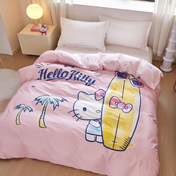 91家纺网 家纺一手货源 找家纺 蘭菲家纺 2026新款全棉三丽欧印花卡通单品被套 夏日快乐