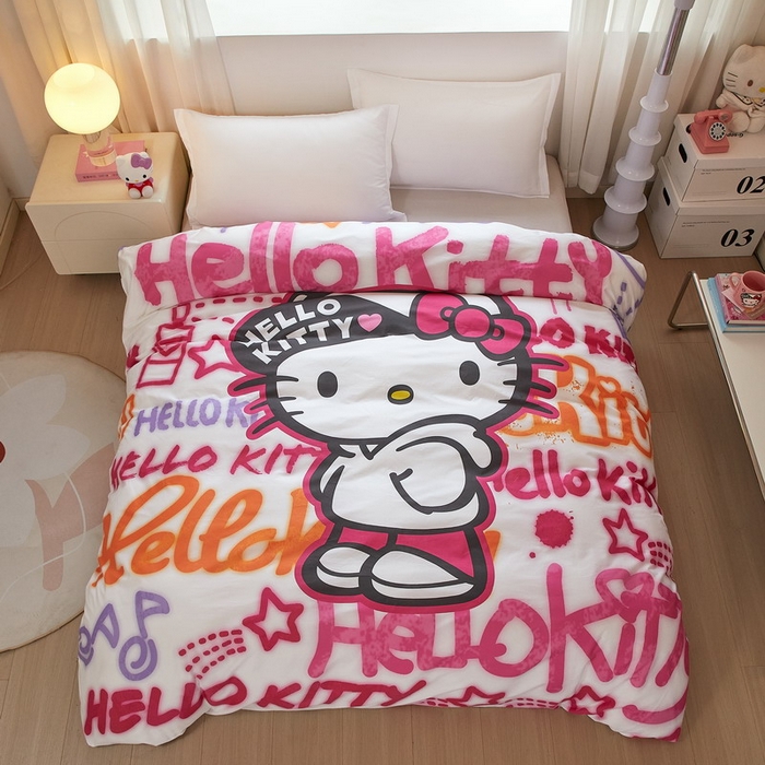 91家纺网 家纺一手货源 找家纺 蘭菲家纺 2026新款全棉三丽欧印花卡通单品被套 涂鸦KT