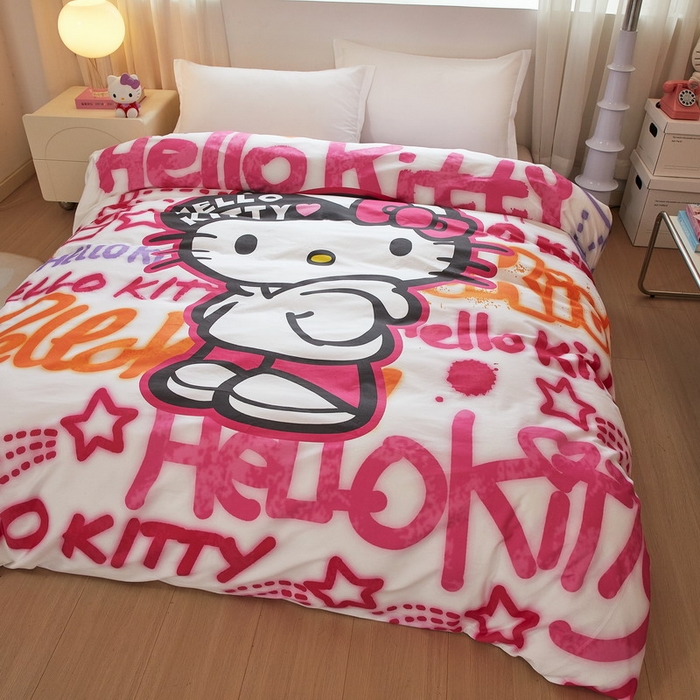 91家纺网 家纺一手货源 找家纺 蘭菲家纺 2026新款全棉三丽欧印花卡通单品被套 涂鸦KT