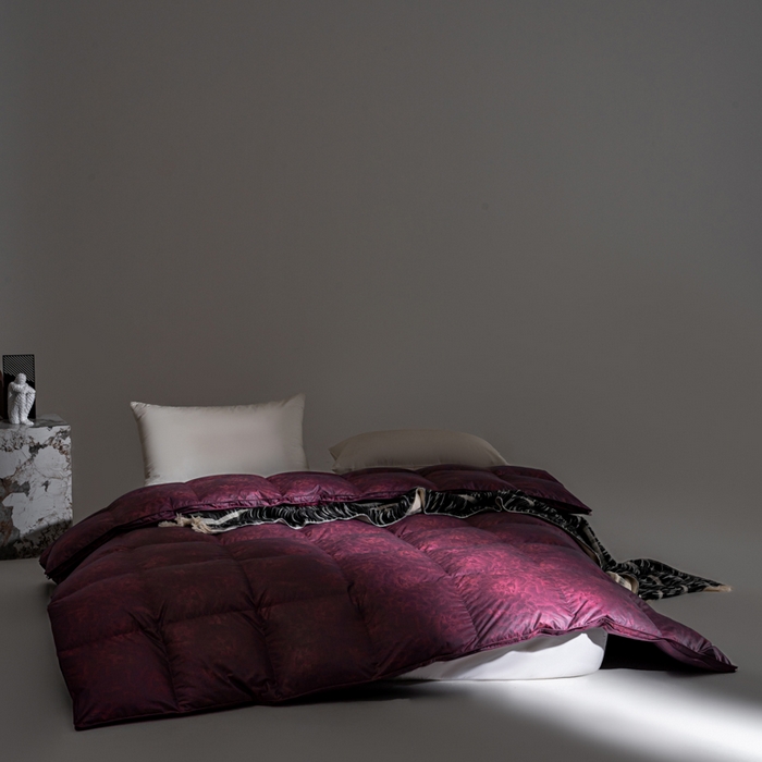 91家纺网 家纺一手货源 找家纺 明羽羽绒 2026新款银丝大提花鹅绒被95白鹅绒被芯羽绒被 汀兰紫