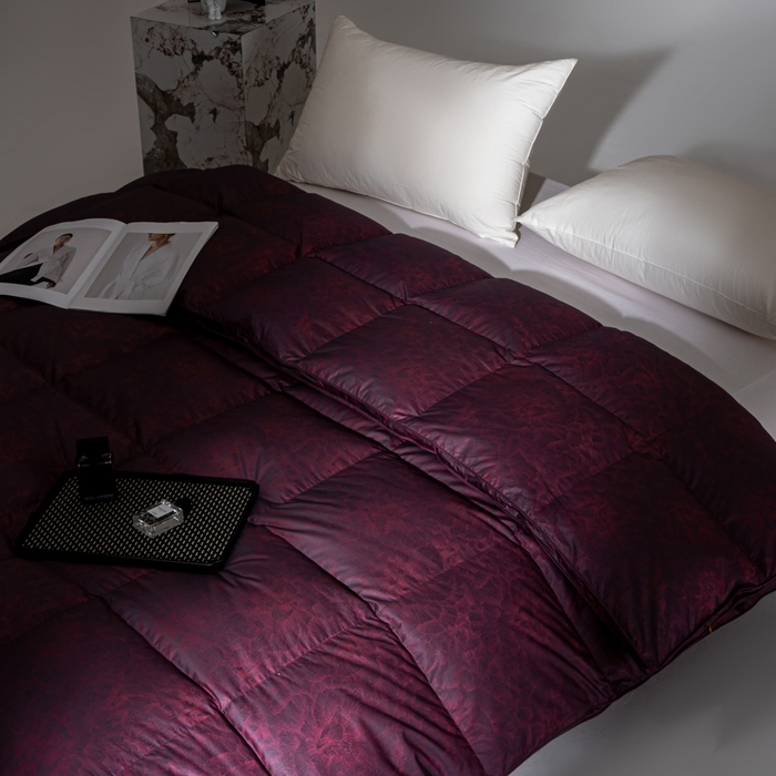 91家纺网 家纺一手货源 找家纺 明羽羽绒 2026新款银丝大提花鹅绒被95白鹅绒被芯羽绒被 汀兰紫