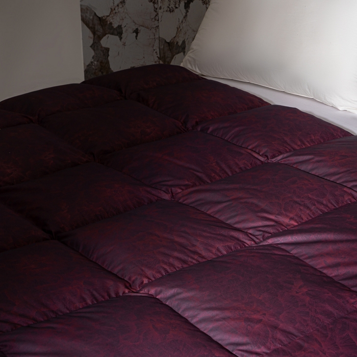 91家纺网 家纺一手货源 找家纺 明羽羽绒 2026新款银丝大提花鹅绒被95白鹅绒被芯羽绒被 汀兰紫