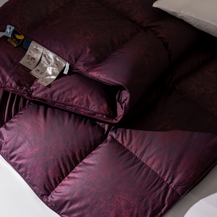 91家纺网 家纺一手货源 找家纺 明羽羽绒 2026新款银丝大提花鹅绒被95白鹅绒被芯羽绒被 汀兰紫