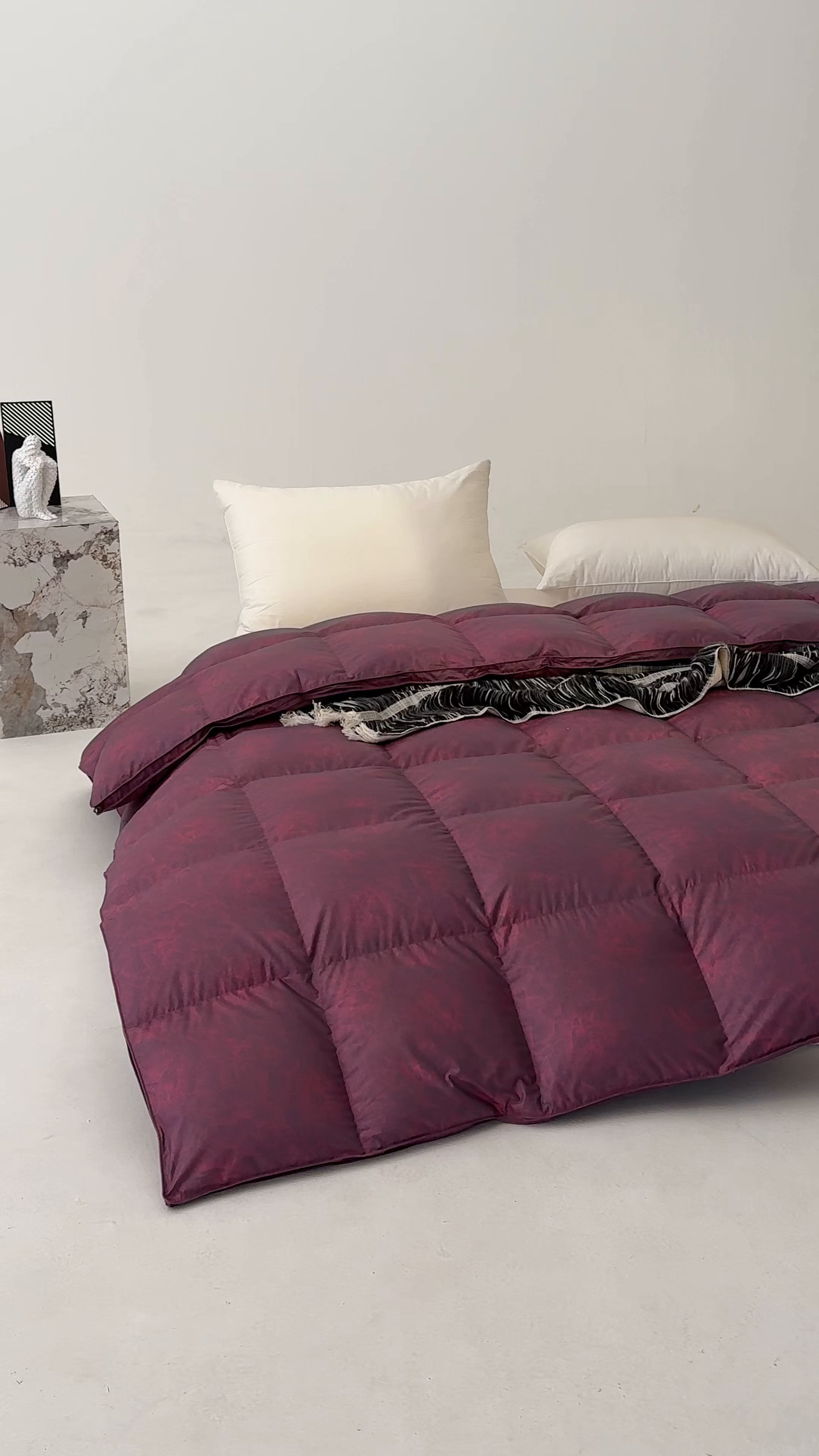 91家纺网 家纺一手货源 找家纺 明羽羽绒 2026新款银丝大提花鹅绒被95白鹅绒被芯羽绒被 汀兰紫