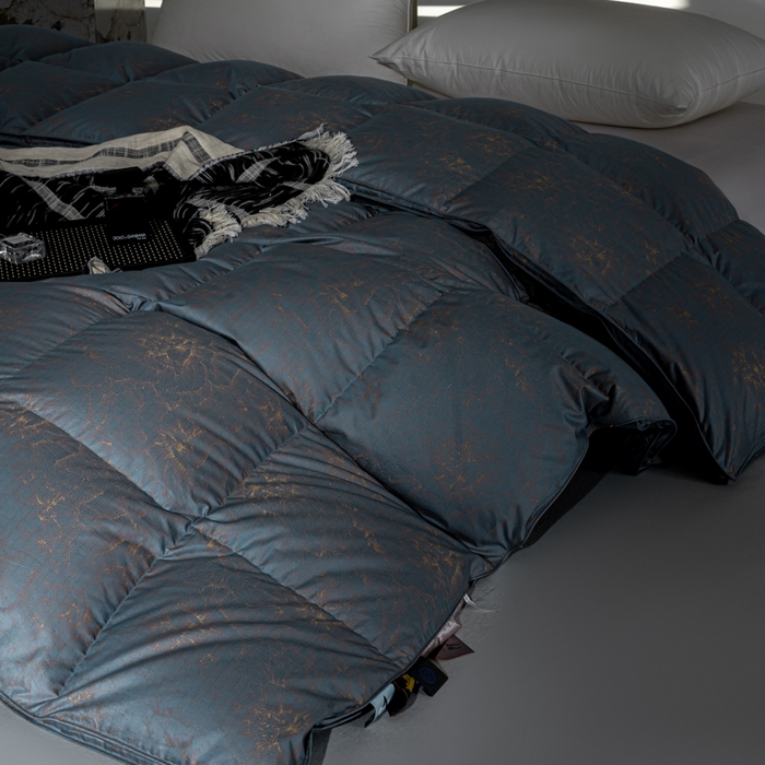 91家纺网 家纺一手货源 找家纺 明羽羽绒 2026新款银丝大提花鹅绒被95白鹅绒被芯羽绒被 雾海蓝