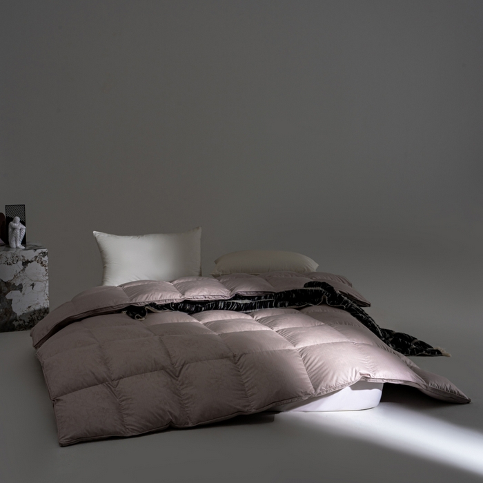 91家纺网 家纺一手货源 找家纺 明羽羽绒 2026新款银丝大提花鹅绒被95白鹅绒被芯羽绒被 烟豆沙