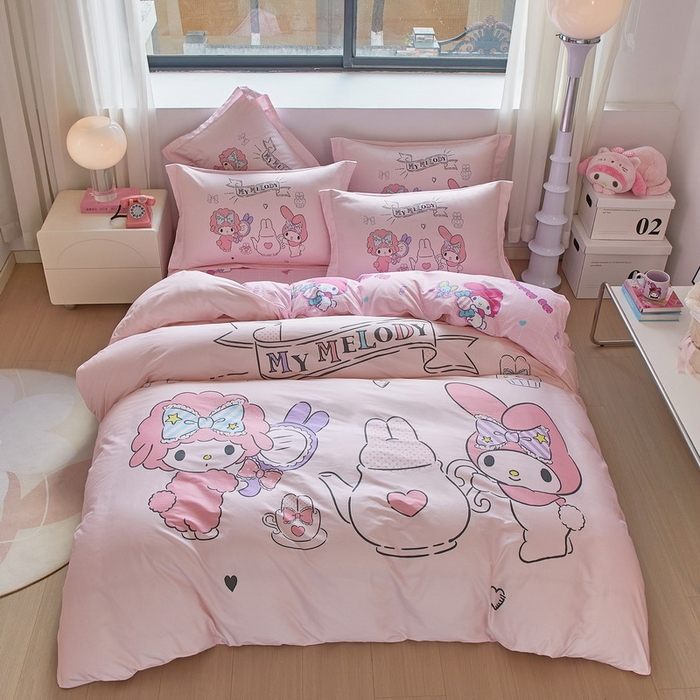 91家纺网 家纺一手货源 找家纺 蘭菲家纺 2026新款全棉三丽欧印花卡通四件套 必爱乐奶茶