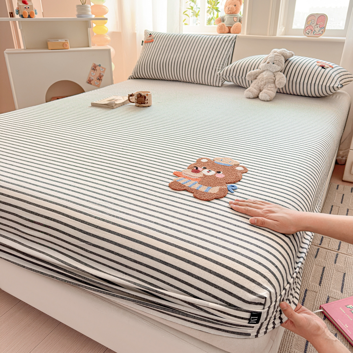 91家纺网 家纺一手货源 找家纺 乐美家纺 2026新款全棉纯棉水洗棉毛巾绣单品床笠单件床笠 舒芙类小熊