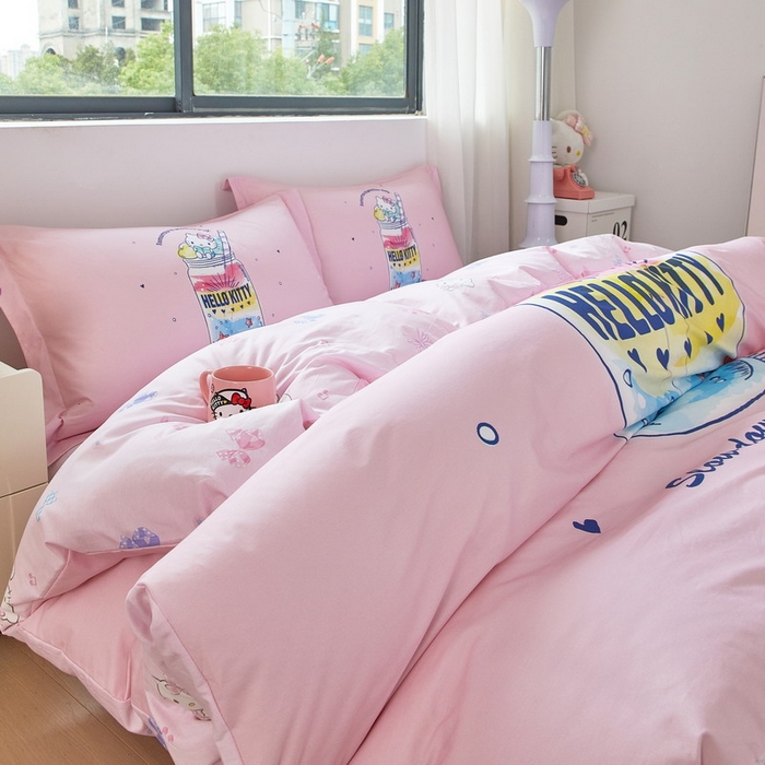 91家纺网 家纺一手货源 找家纺 蘭菲家纺 2026新款全棉三丽欧印花卡通四件套 大杯奶茶KT