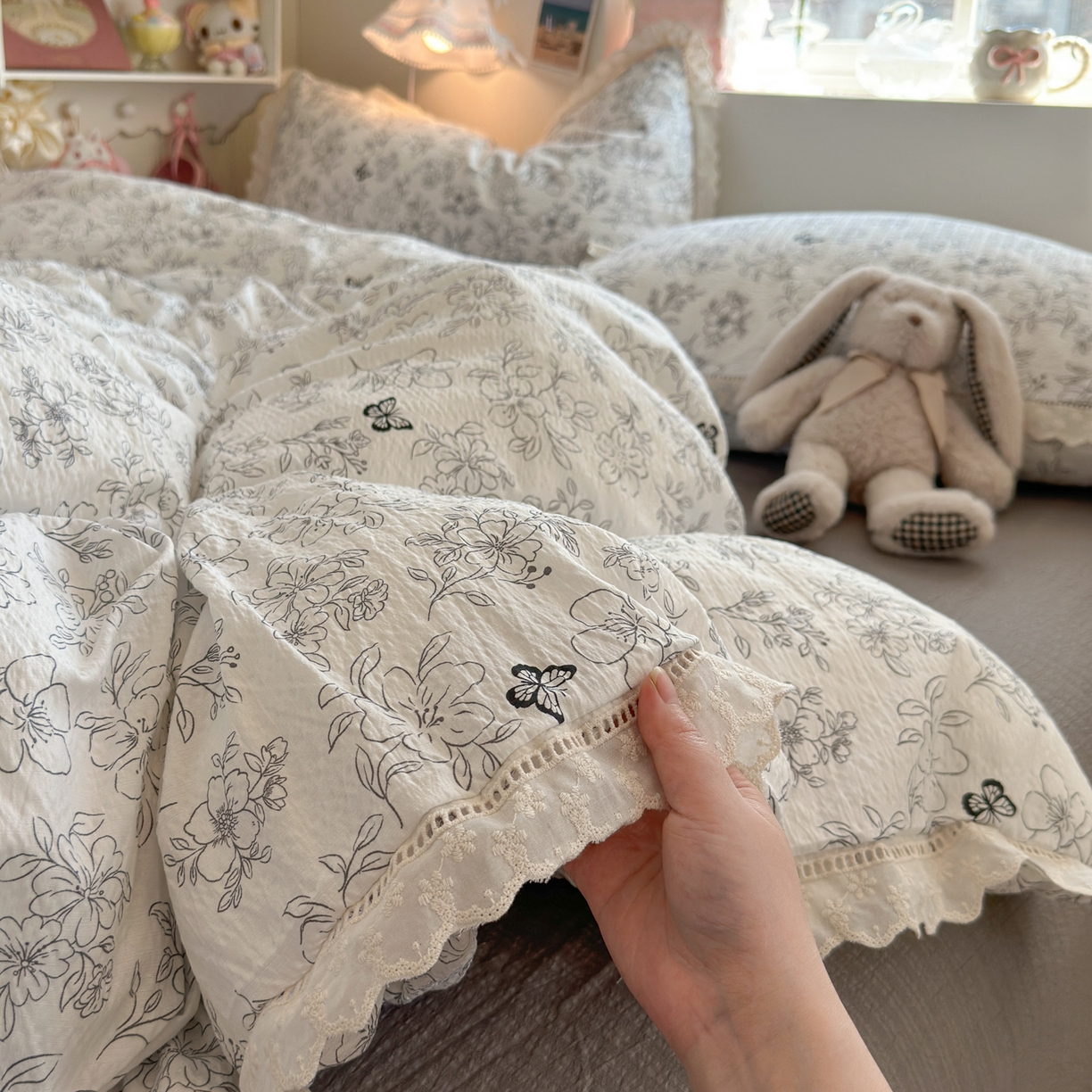 91家纺网 家纺一手货源 找家纺 优卡迪家纺馆 2026新款全棉花边皱皱棉双层纱四件套下载文件包含买家秀 蝶舞