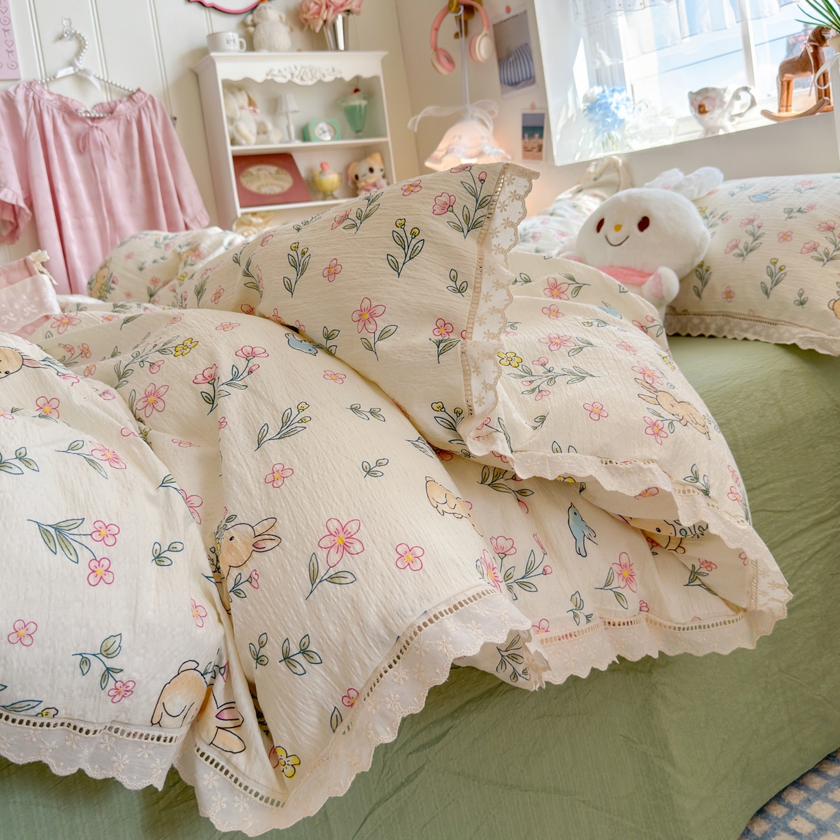 91家纺网 家纺一手货源 找家纺 优卡迪家纺馆 2026新款全棉花边皱皱棉双层纱四件套下载文件包含买家秀 花园小兔