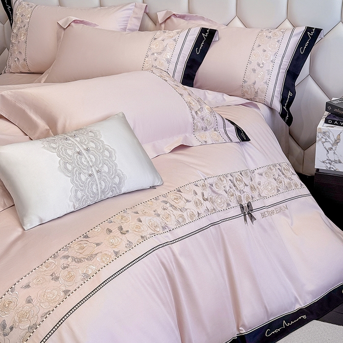 91家纺网 家纺一手货源 找家纺 欣宜家纺 2026春夏新款60支A类新疆长绒棉刺绣全棉四件套纯棉床品套件 玛丽-轻奢粉