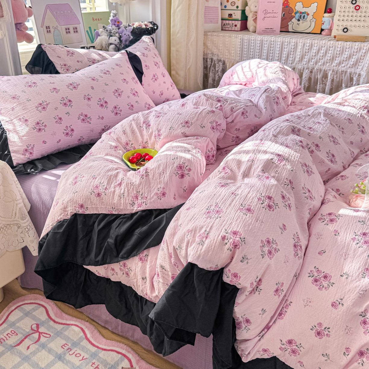 91家纺网 家纺一手货源 找家纺 优卡迪家纺馆 2026新款皱皱棉双层纱黑花边四件套下载文件包含买家秀 午后甜梦