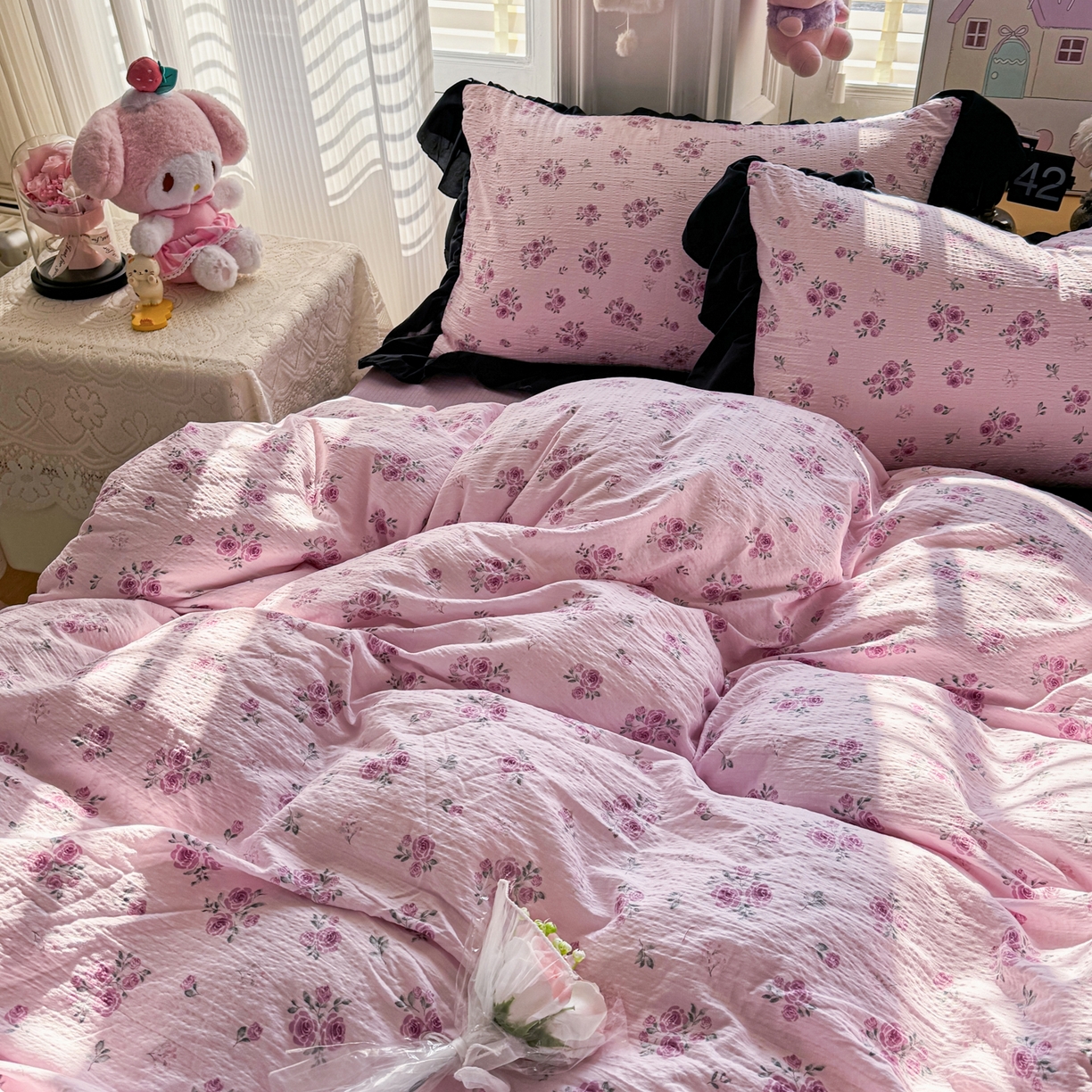 91家纺网 家纺一手货源 找家纺 优卡迪家纺馆 2026新款皱皱棉双层纱黑花边四件套下载文件包含买家秀 午后甜梦