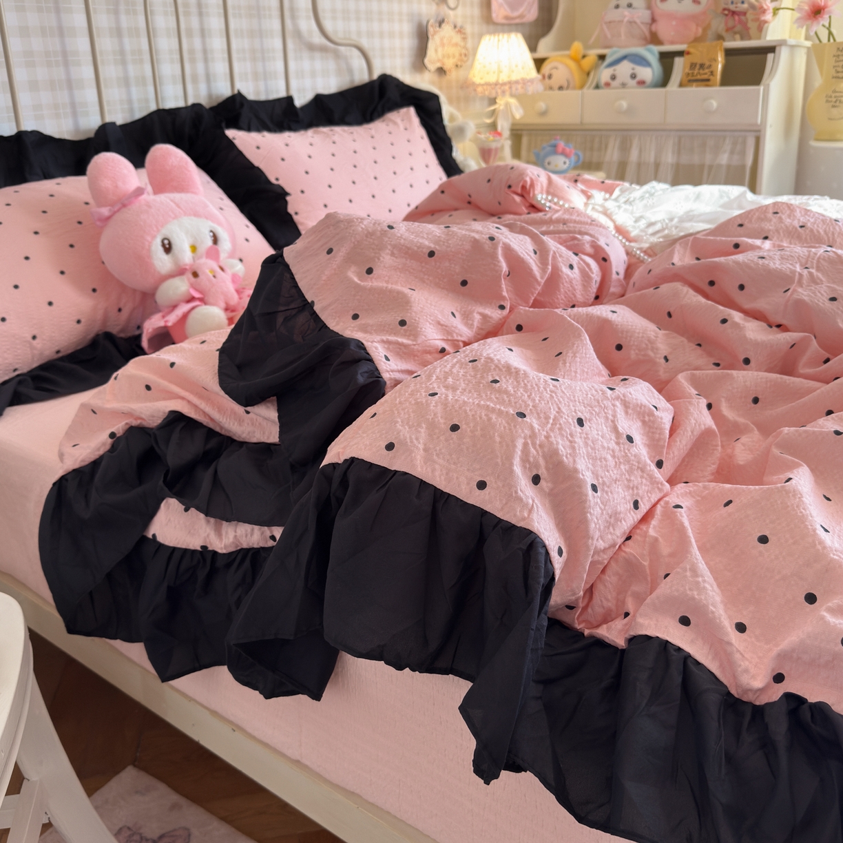 91家纺网 家纺一手货源 找家纺 优卡迪家纺馆 2026新款皱皱棉双层纱黑花边四件套下载文件包含买家秀 波点生活-粉